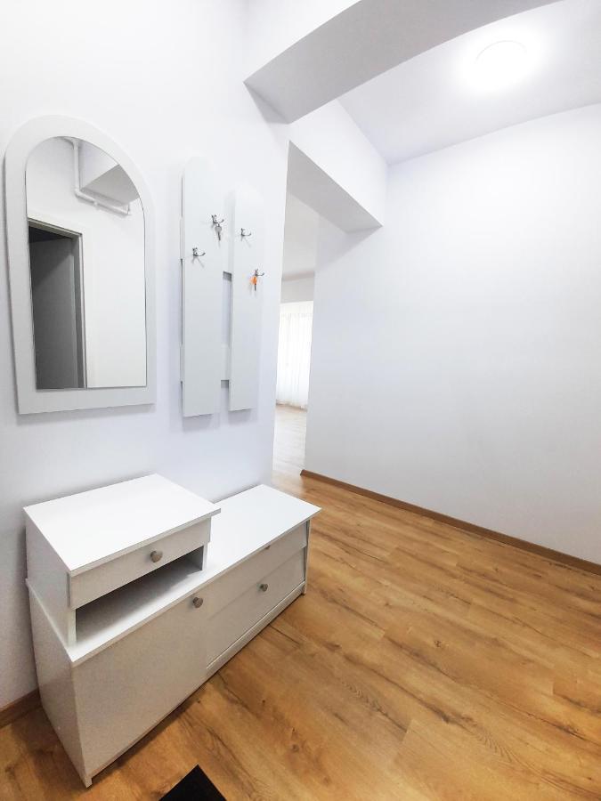 White Flat Apartment Bucharest Exterior photo