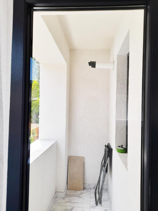 White Flat Apartment Bucharest Exterior photo