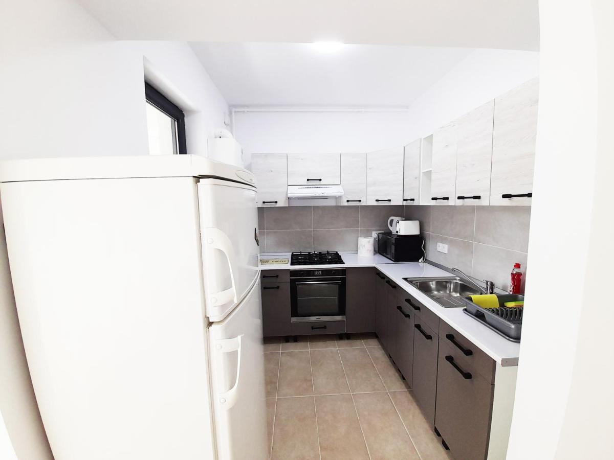 White Flat Apartment Bucharest Exterior photo